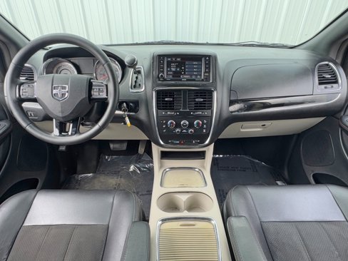 Used 2019 Dodge Grand Caravan SXT image 10