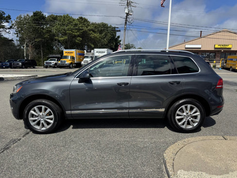 Used 2014 Volkswagen Touareg Sport image 5