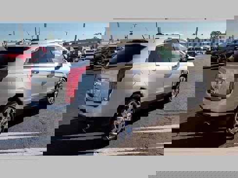 Used 2010 Cadillac SRX Premium image 25