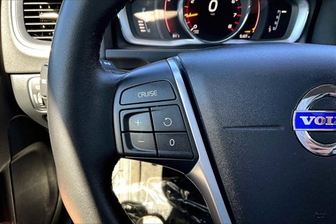 Used 2017 Volvo V60 T5 Cross Country w/ Convenience Package image 23