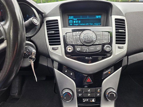 Used 2014 Chevrolet Cruze LT image 13