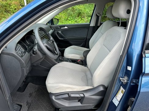 Used 2020 Volkswagen Tiguan S image 18