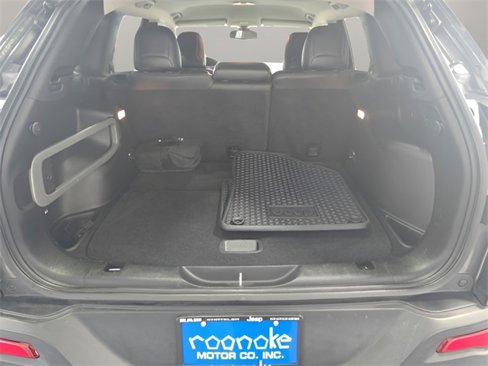 Used 2015 Jeep Cherokee Trailhawk w/ Cold Weather Group image 13