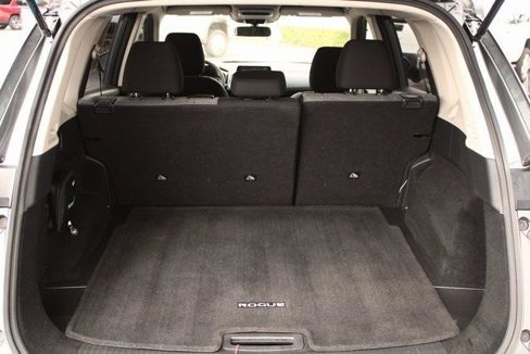 Used 2023 Nissan Rogue SV image 9