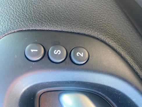 Used 2019 Jeep Cherokee Limited w/ Luxury Group image 18