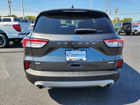 Used 2020 Ford Escape SE image 6