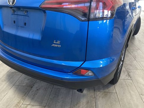 Used 2018 Toyota RAV4 LE image 28