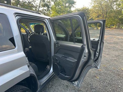 Used 2016 Jeep Patriot Sport image 18