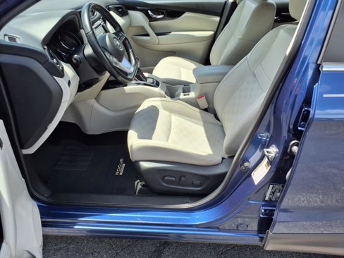 Used 2022 Nissan Rogue Sport SV w/ Technology Package image 10
