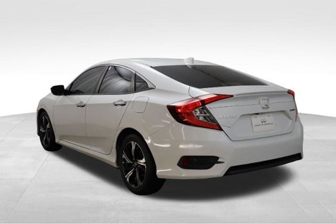 Used 2018 Honda Civic Touring image 22