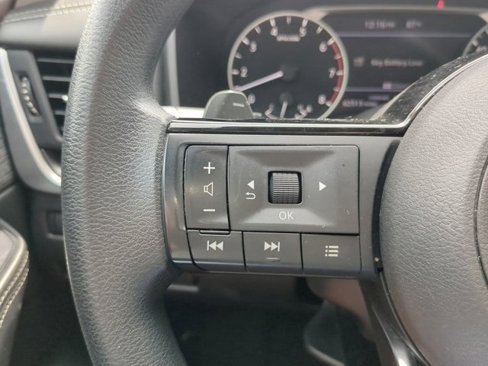 Used 2023 Nissan Rogue SV image 21