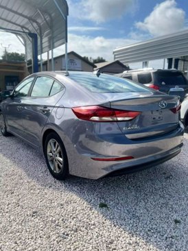 Used 2017 Hyundai Elantra SE image 12