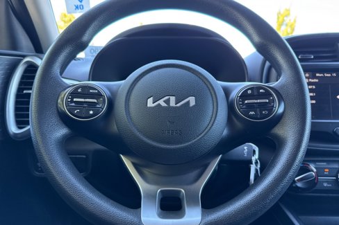 Used 2023 Kia Soul LX w/ LX Technology Package image 25