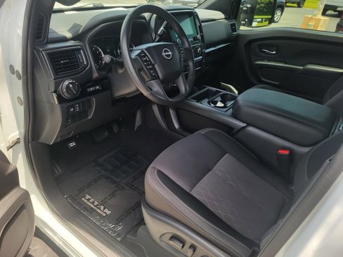 Used 2023 Nissan Titan SV w/ SV Convenience Package image 26