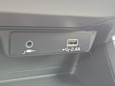 Certified 2024 Subaru Crosstrek 2.0i image 9