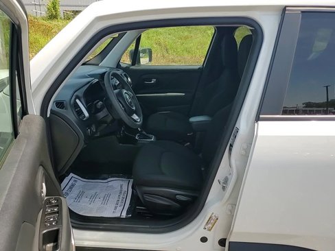 Used 2023 Jeep Renegade Latitude image 11