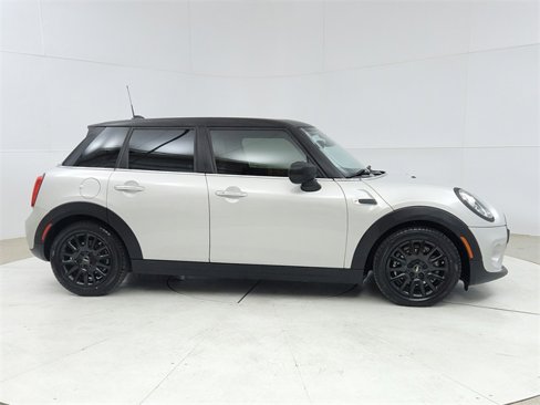 Used 2020 MINI Cooper 4-Door Hardtop w/ Storage Package image 8