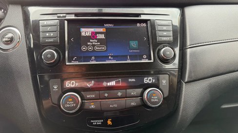 Used 2018 Nissan Rogue SV image 13