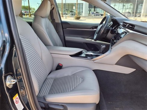 Used 2018 Toyota Camry SE image 14