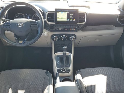 Certified 2020 Hyundai Venue image 2