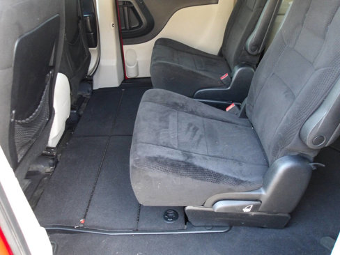 Used 2012 Dodge Grand Caravan SXT image 21