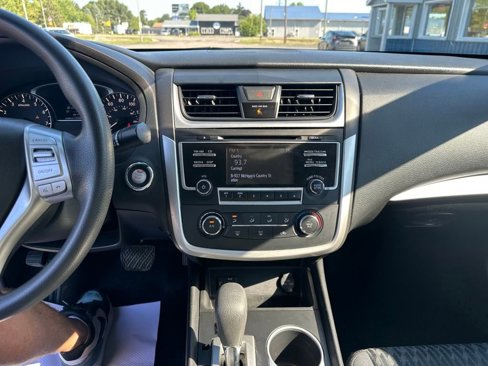 Used 2018 Nissan Altima 2.5 S w/ S Convenience Package image 20