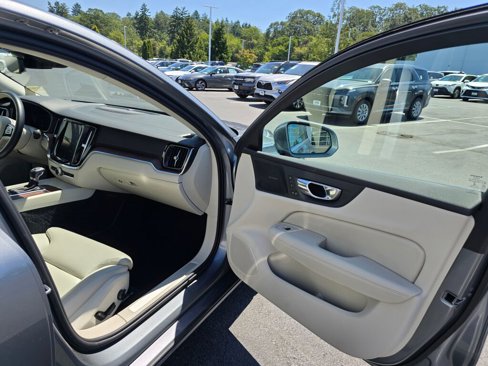 Used 2019 Volvo S60 T5 Inscription image 45