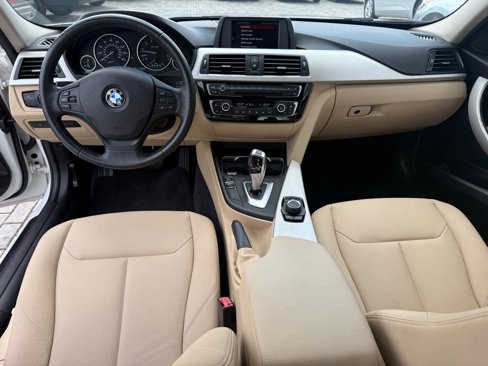 Used 2018 BMW 320i Sedan image 11