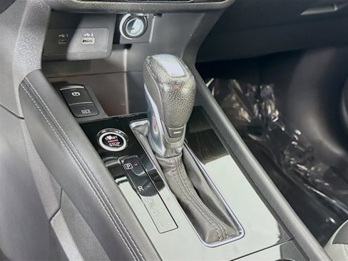 Certified 2021 Nissan Kicks SR w/ SR Premium Package image 18