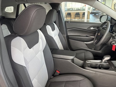 New 2025 Chevrolet Trax LS w/ LS Convenience Package image 32