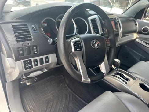 Used 2013 Toyota Tacoma 4x4 Double Cab image 9