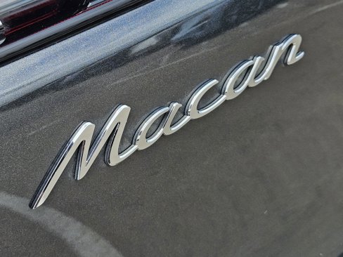 Certified 2025 Porsche Macan image 20
