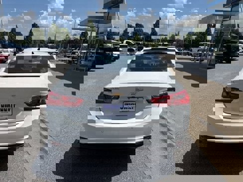 Certified 2024 Chevrolet Malibu LS w/ Driver Confidence Package image 5