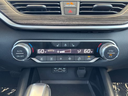 Used 2020 Nissan Altima 2.0 Platinum image 15