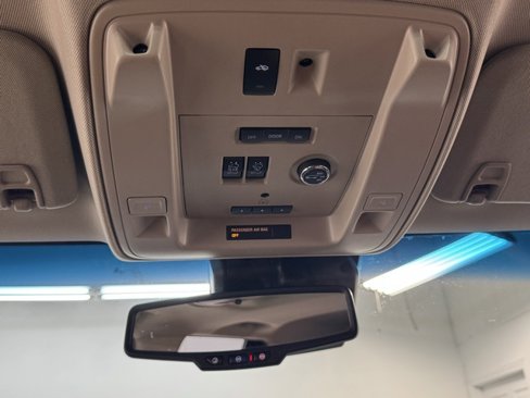 Used 2015 Cadillac Escalade Luxury image 27