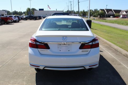 Used 2017 Honda Accord Sport Special Edition image 4