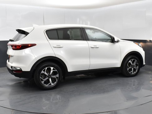 Used 2022 Kia Sportage LX image 7