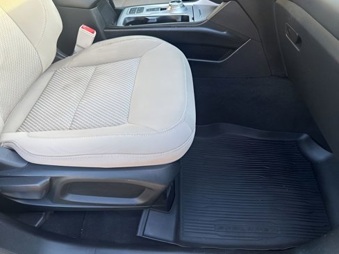 Used 2021 Ford Explorer 2WD image 13