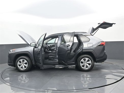 Used 2021 Toyota RAV4 LE image 33