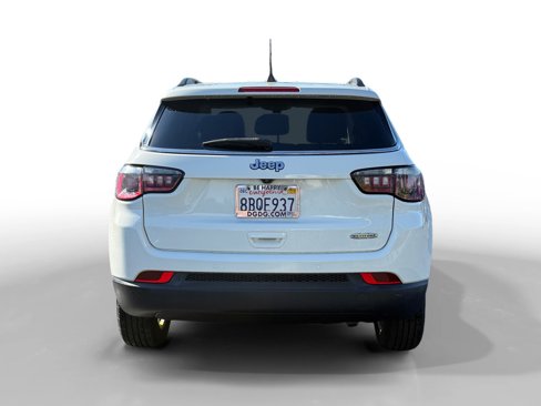 Used 2018 Jeep Compass Latitude w/ Popular Equipment Group image 4