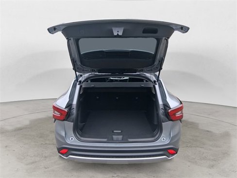 New 2026 Chevrolet Trax LT w/ Sunroof Package image 16