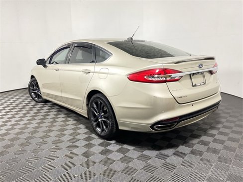Used 2018 Ford Fusion SE w/ Equipment Group 201A image 10