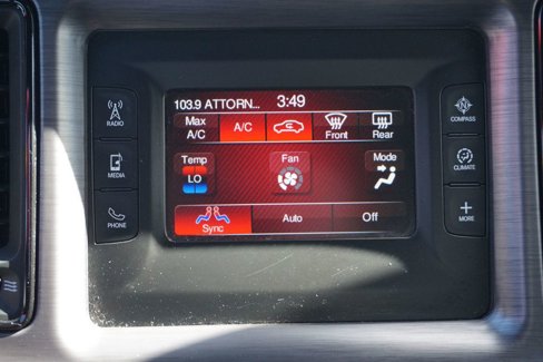 Used 2017 Dodge Challenger SXT image 30