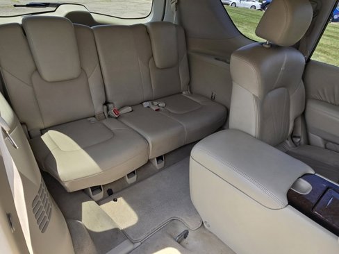Used 2012 INFINITI QX56 4WD w/ Deluxe Touring Pkg image 18