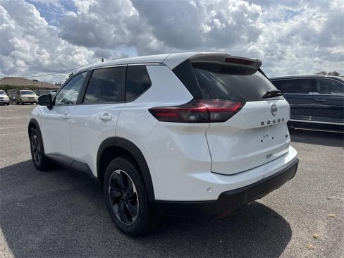 Used 2024 Nissan Rogue SV image 12