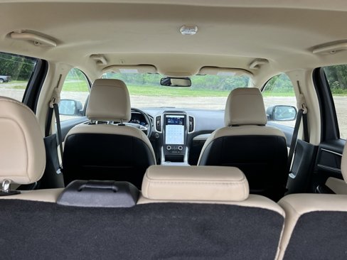 Used 2022 Ford Edge SEL image 17