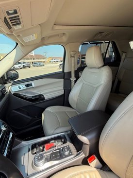 Used 2021 Ford Explorer Platinum w/ Equipment Group 601A image 13