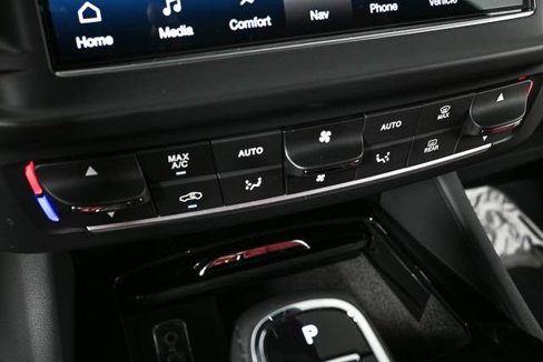 Certified 2022 Maserati Levante GT image 17