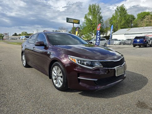 Used 2018 Kia Optima LX w/ 17" Alloy Wheels Package image 3