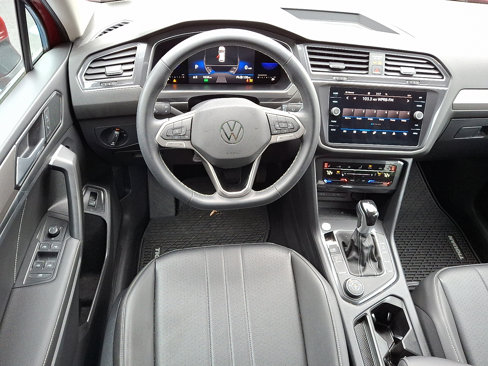 Used 2022 Volkswagen Tiguan SE image 12